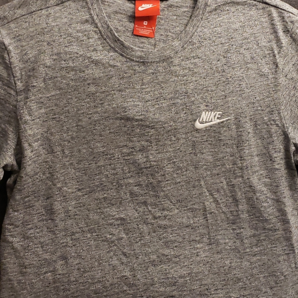 Men's New Nike Tee